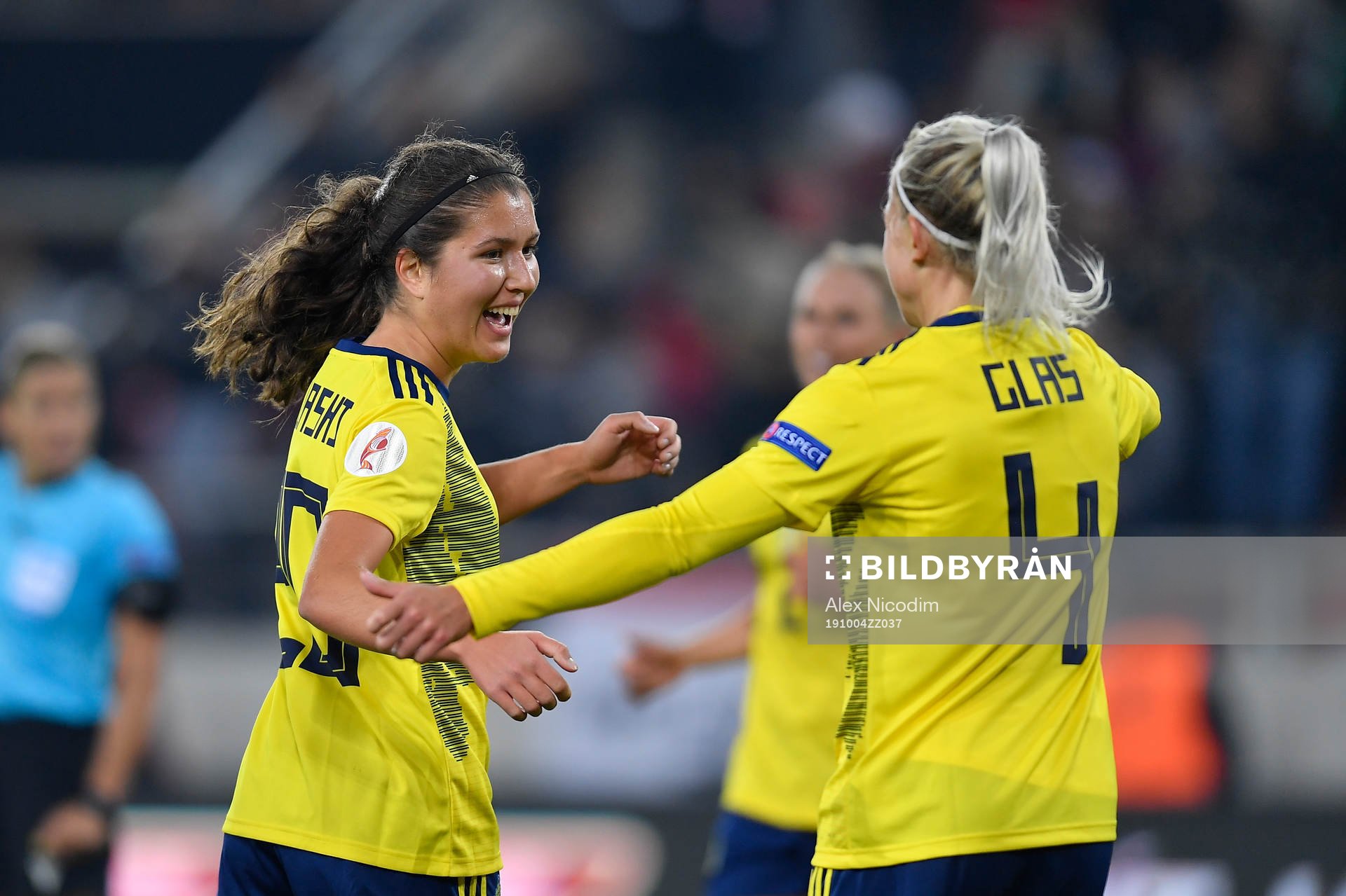 Loreta Kullashi and Hanna Glas of Sweden celebrate