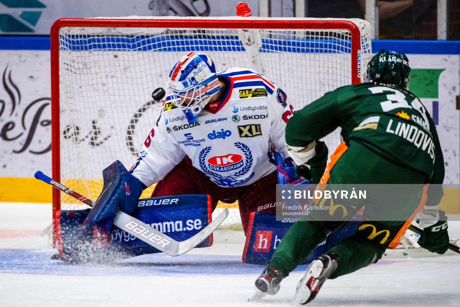 Oskarshamns målvakt Tex Williamsson räddar