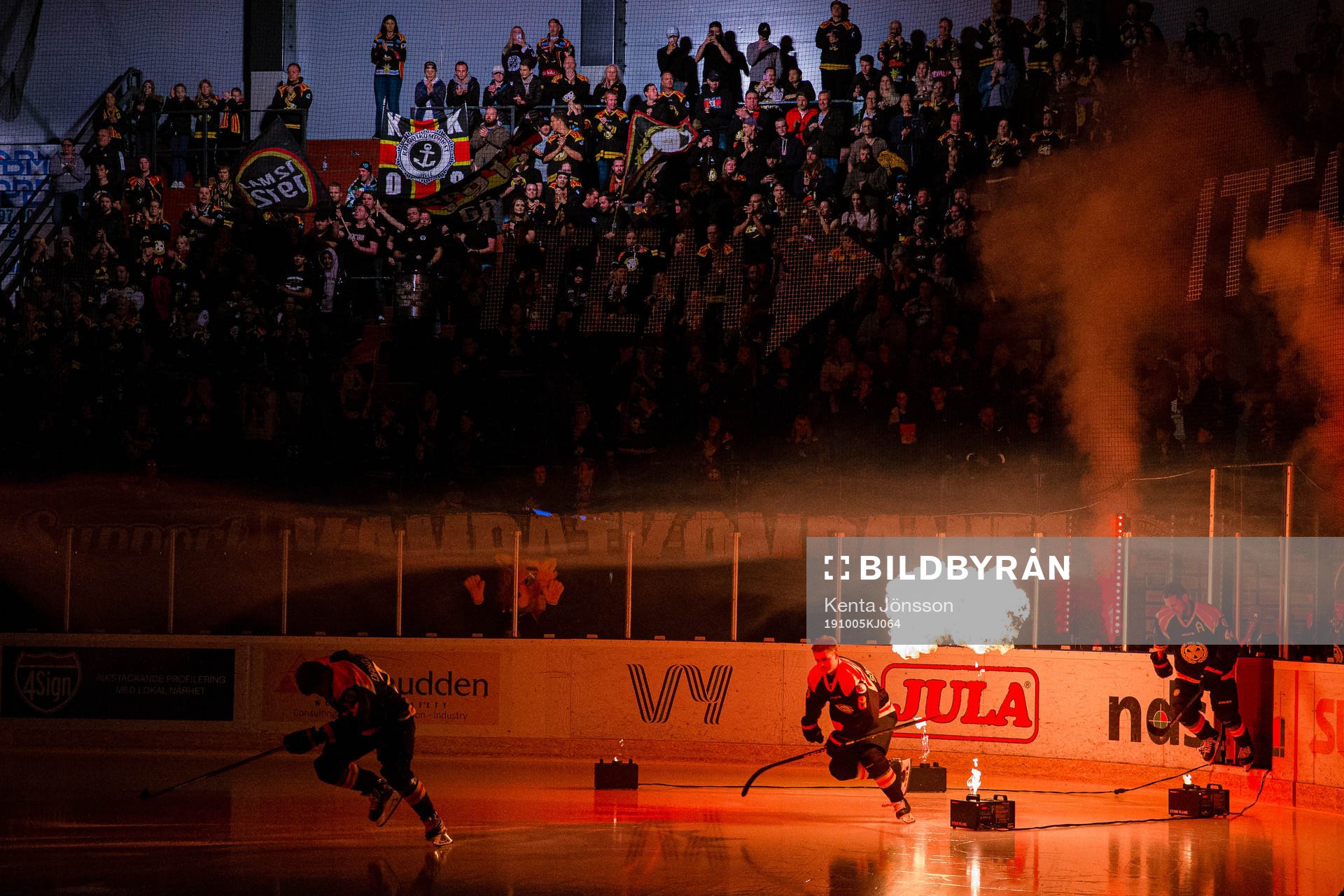 Brynäs spelare gör entré