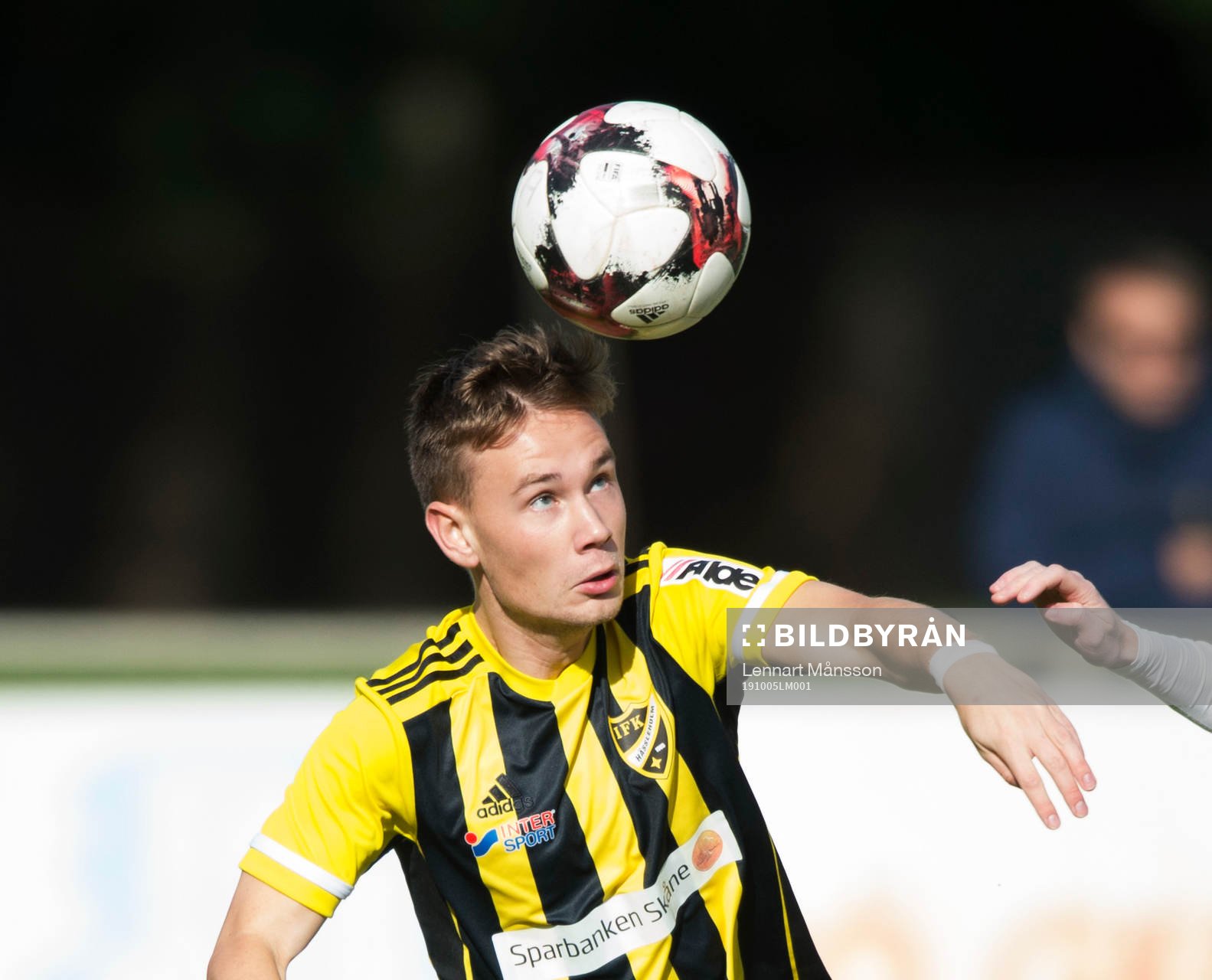 IFK Hässleholms Theo Ekström i matchen i division 2