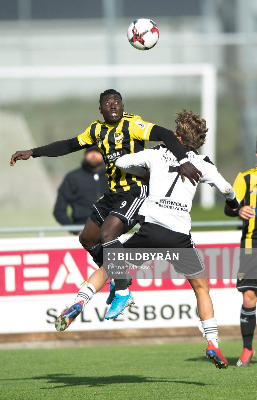 IFK Hässleholms Mike Andrews i matchen i division 2 mellan