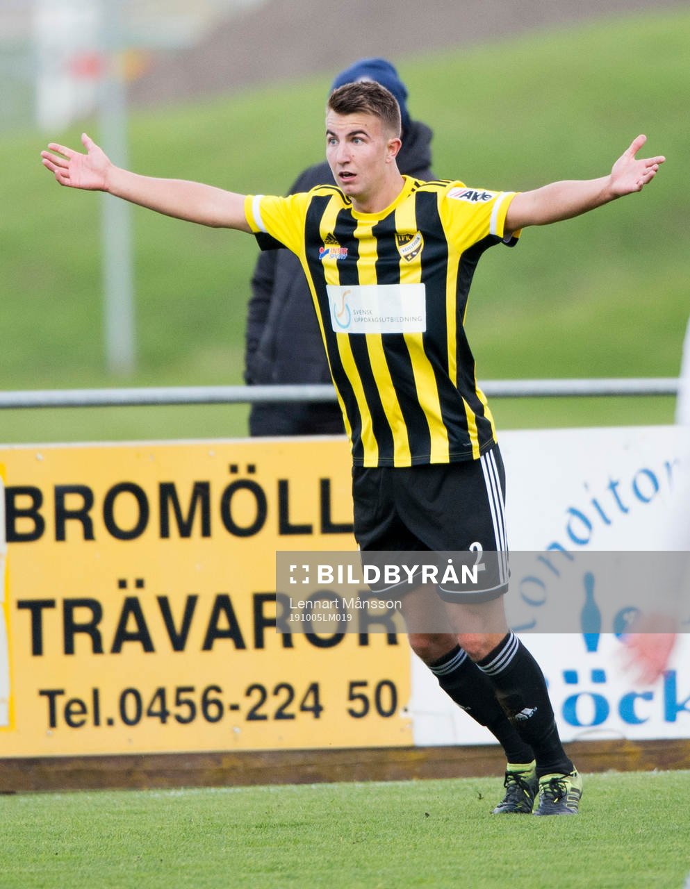 IFK Hässleholms Isak Olsson i matchen i division 2 mellan
