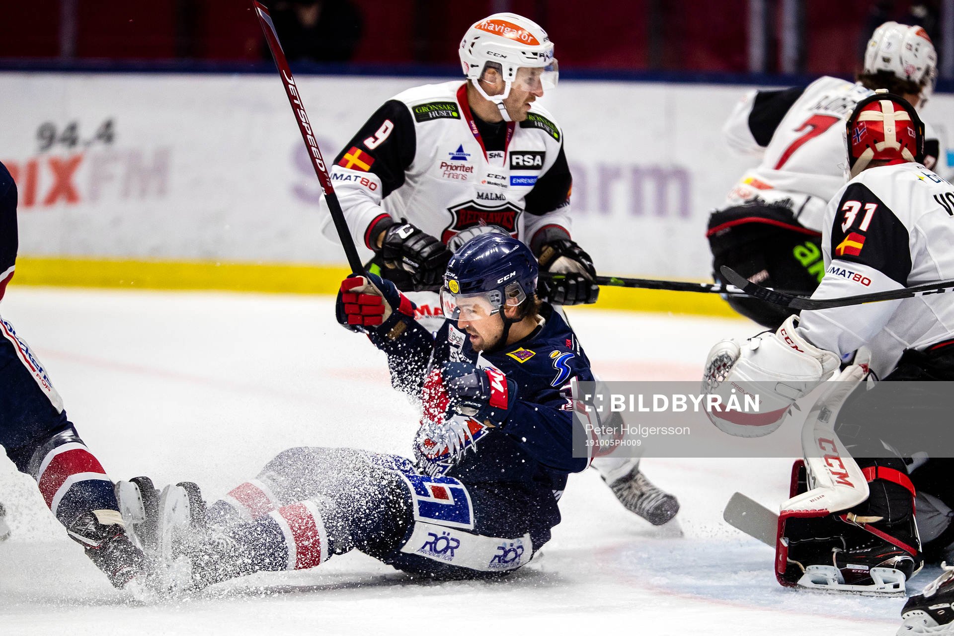 Linköpings Mikael Frycklund och Malmö Redhawks Frederik