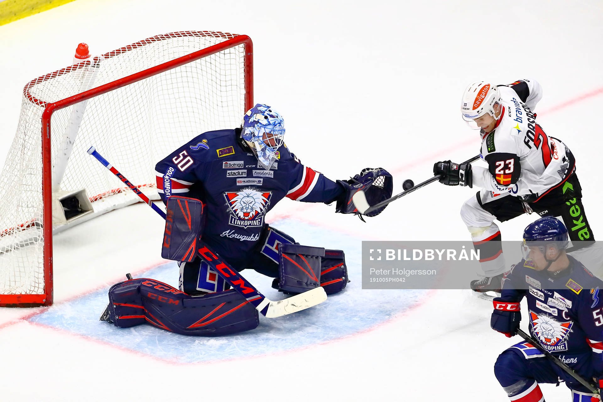 Linköpings målvakt Jonas Gustavsson och Malmö Redhawks