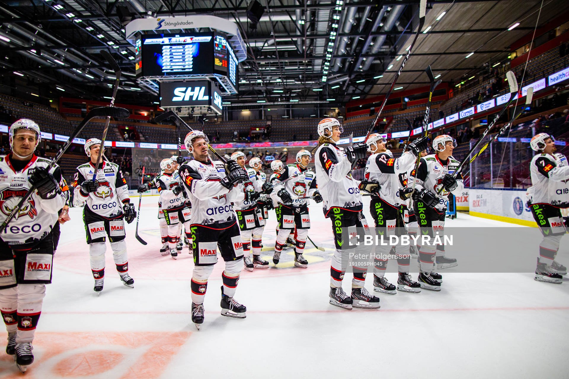 Malmö Redhawks spelare jublar