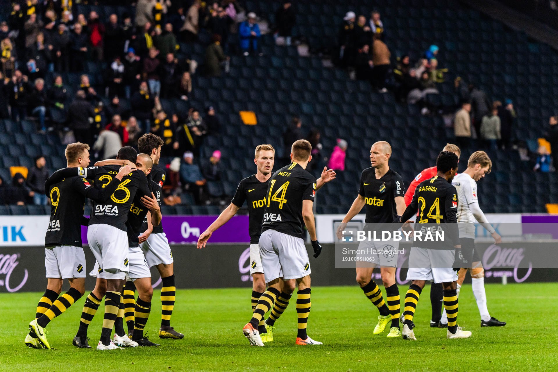 AIK:s spelare jublar efter 2-0 av Henok Goitom  under fotbollsmatchen i Allsvenskan mellan AIK och Örebro den 5 oktober 2019 i Stockholm.