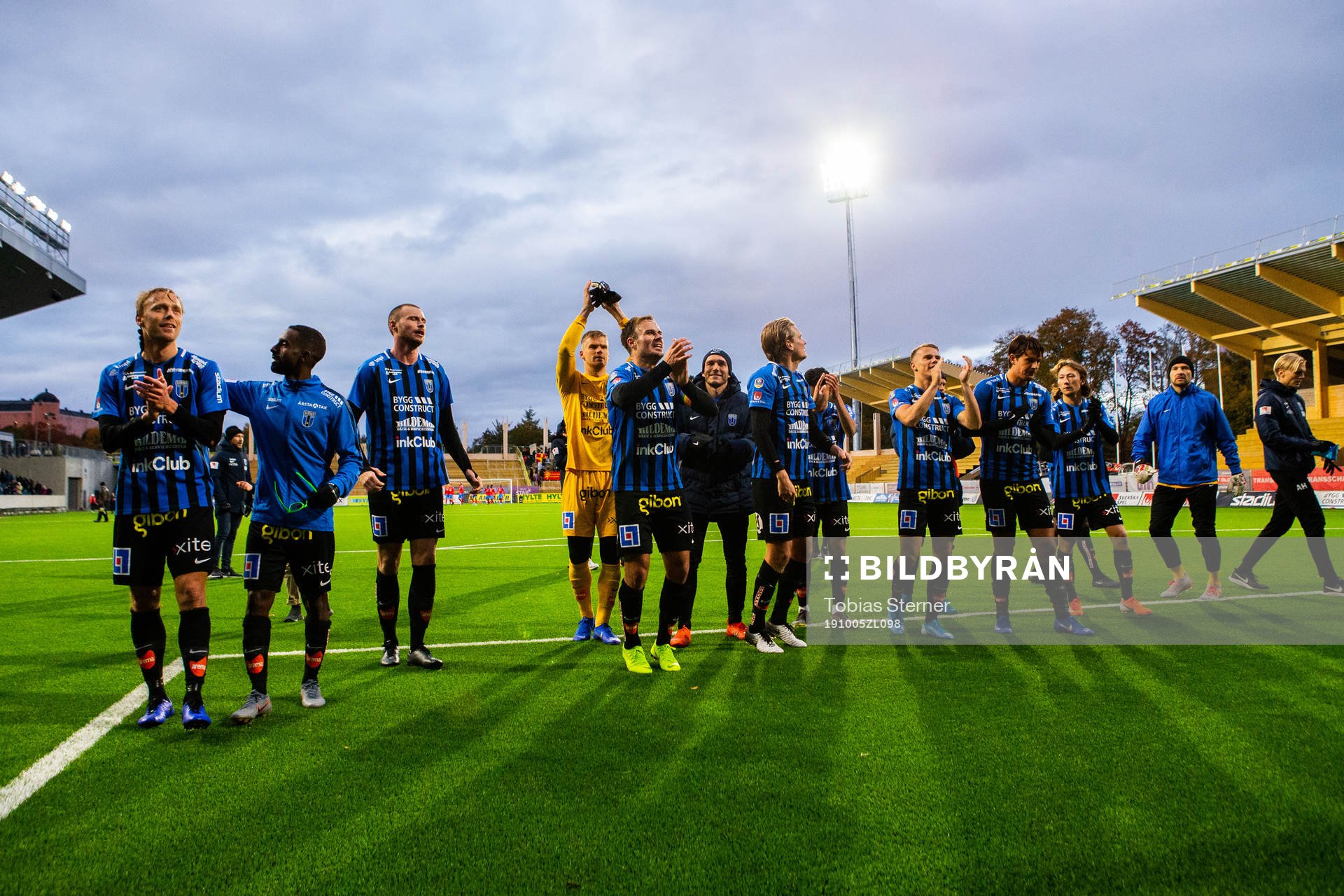 Sirius spelare jublar efter fotbollsmatchen i Allsvenskan mellan Sirius och Helsingborg den 5 oktober 2019 i Uppsala.