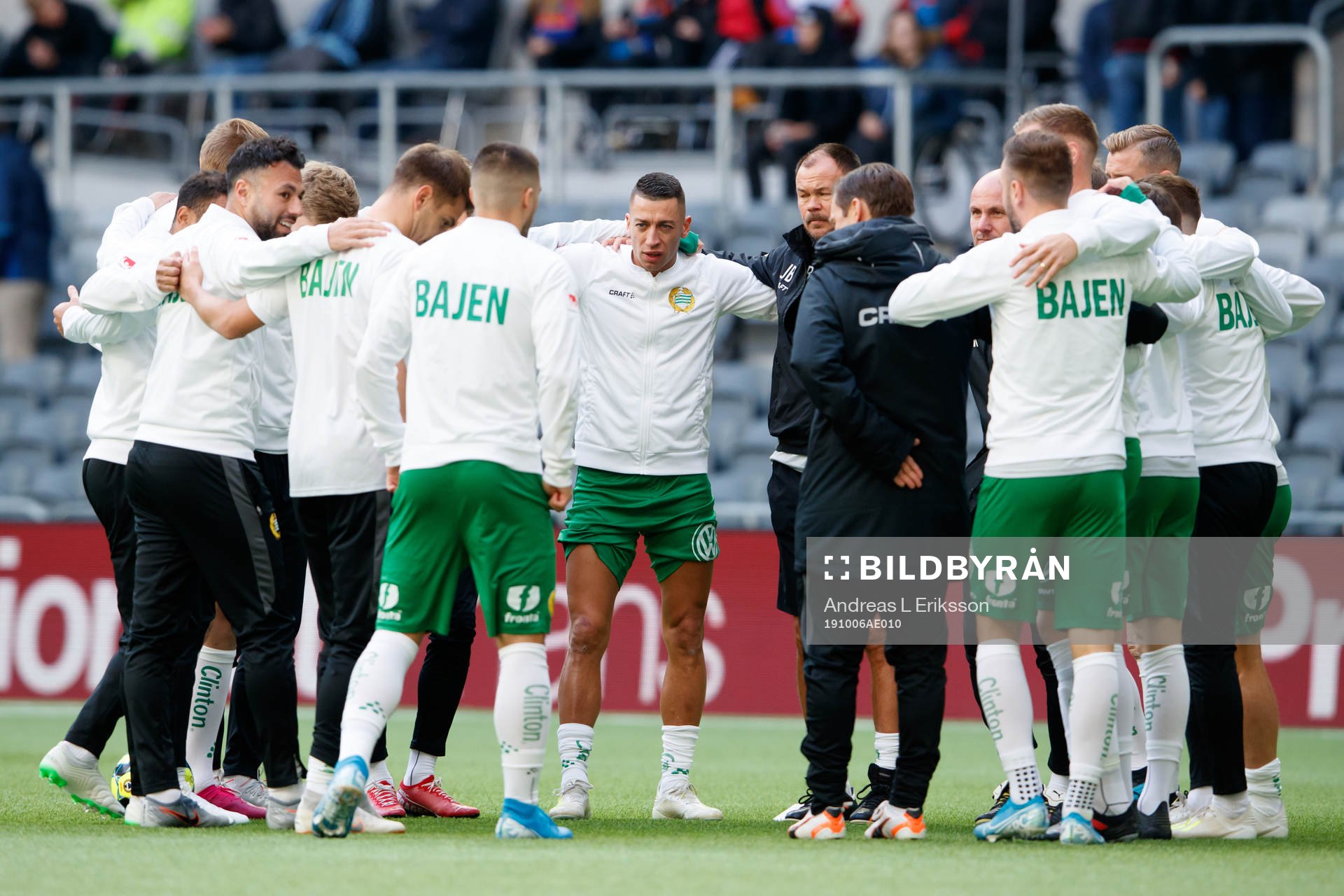 Hammarbys Nikola Djurdjic samlas innan fotbollsmatchen i