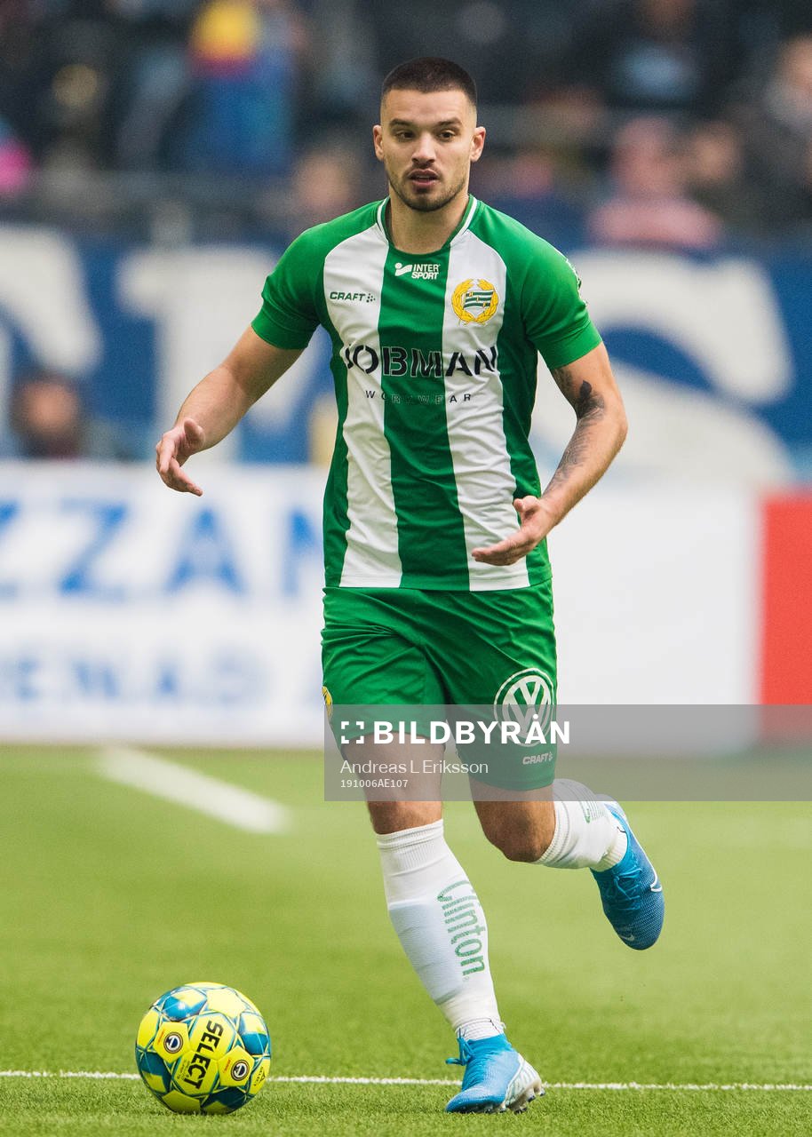 Hammarbys Vladimir Rodic med bollen