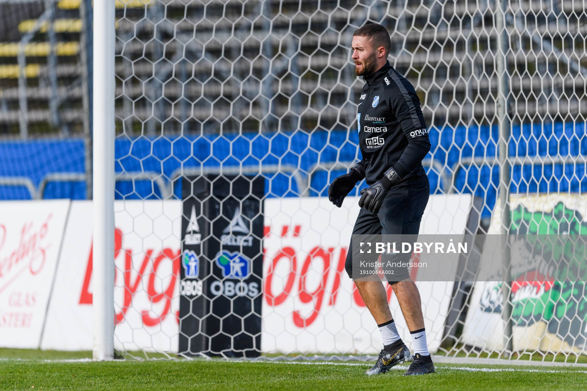 Norrbys målvakt Mergim Krasniqi före fotbollsmatchen i