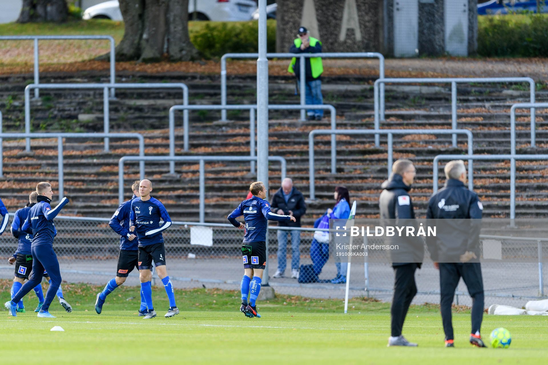 Halmstads spelare före fotbollsmatchen i Superettan mellan