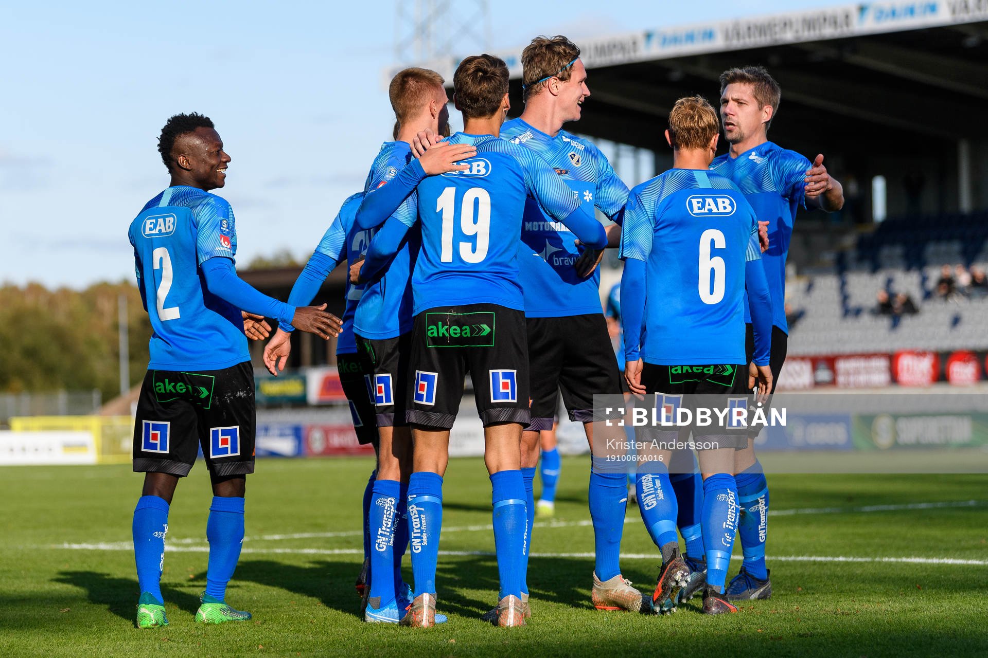 Halmstads Rasmus Wiedesheim-Paul jublar efter 2-0 under fotbollsmatchen i Superettan mellan Halmstad och Norrby den 6 oktober 2019 i Halmstad.