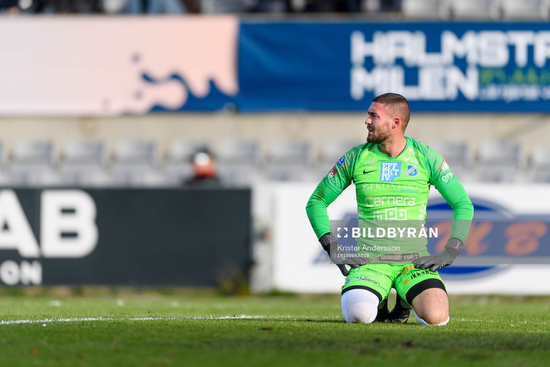 Norrbys målvakt Mergim Krasniqi deppar