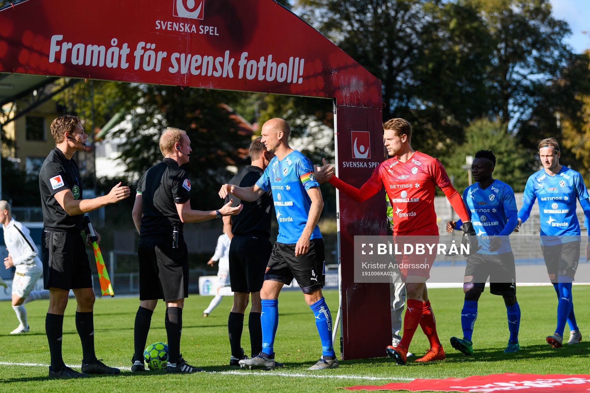 Halmstads spelare före fotbollsmatchen i Superettan mellan