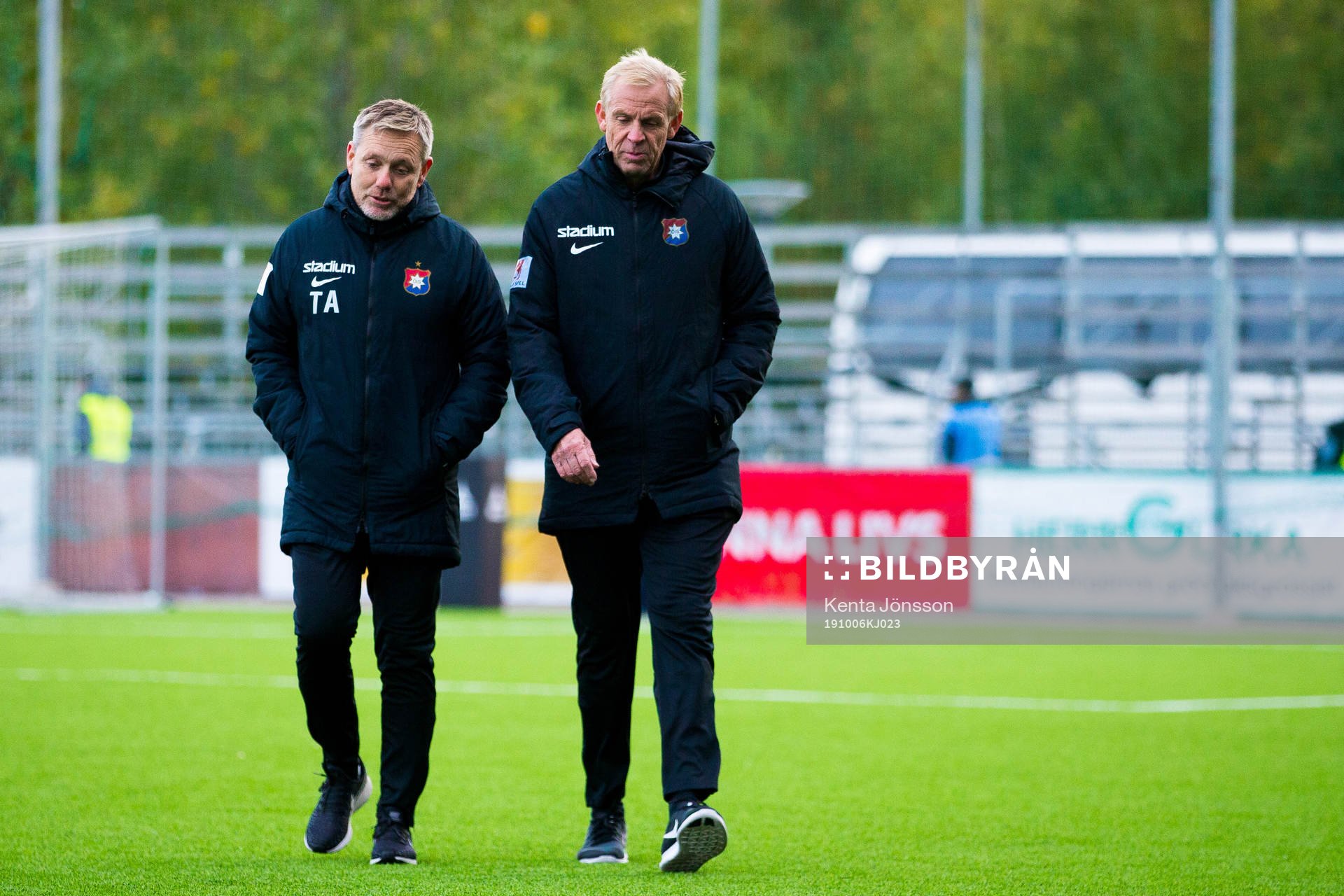 Örgrytes tränare Thomas Askebrand och assisterande