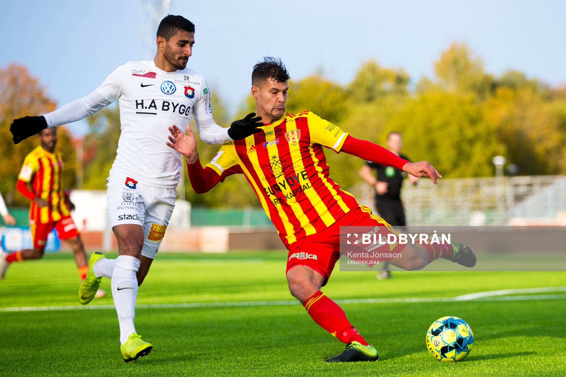 Örgrytes Ailton Almeida och Syrianskas Mauricio Albornoz