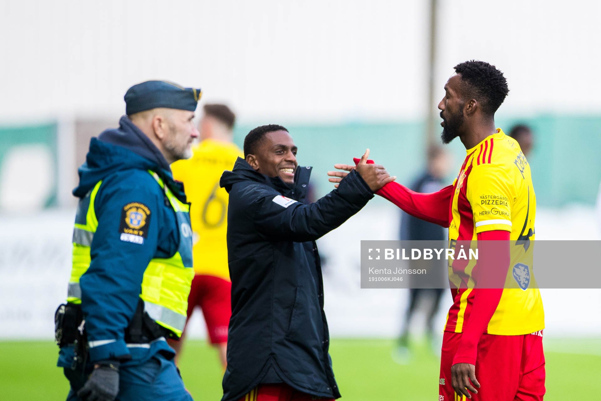 Syrianskas Abdel Rhamane Khalil Diarra jublar efter fotbollsmatchen i Superettan mellan Syrianska och Örgryte den 6 oktober 2019 i Södertälje.