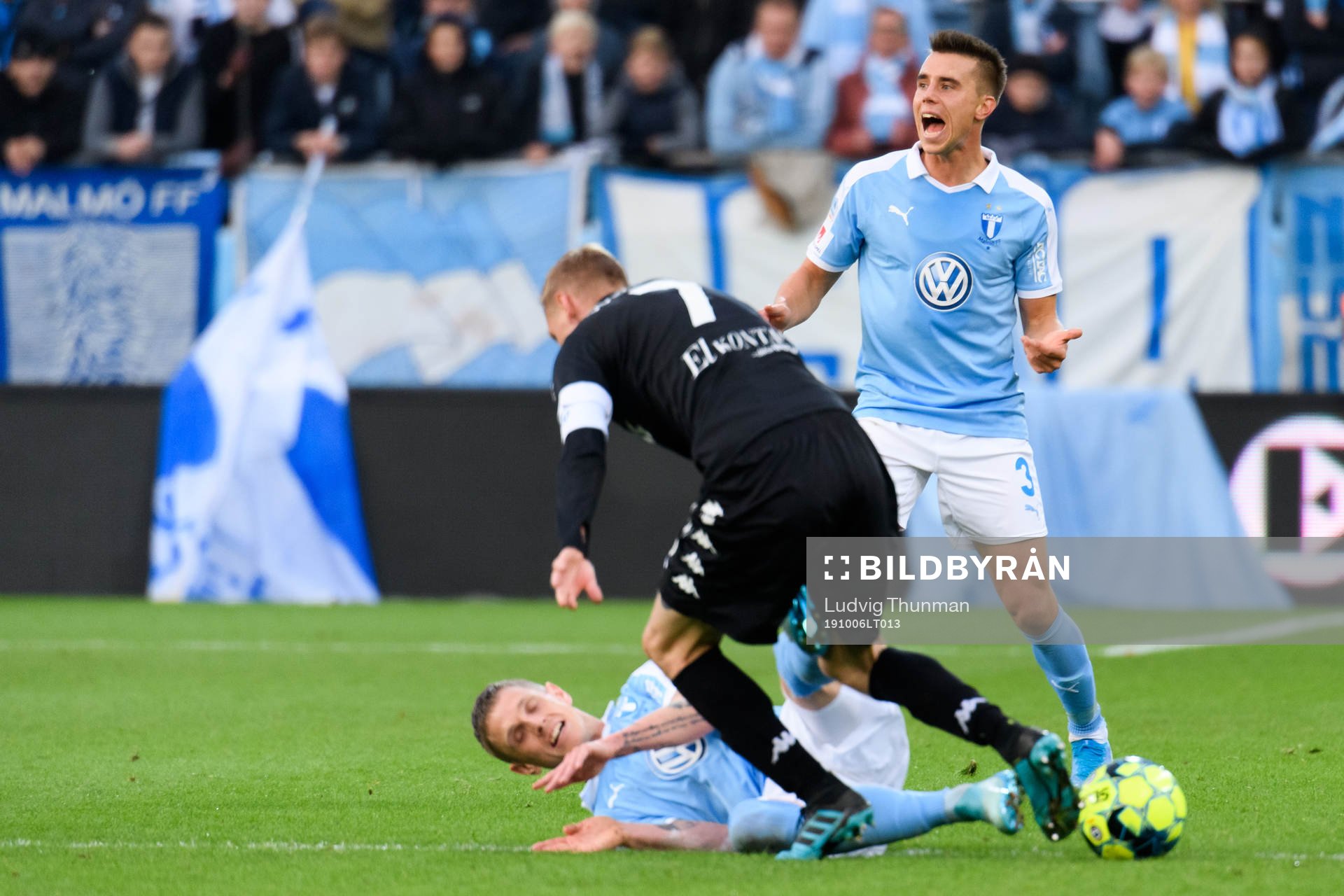IFK Göteborgs Sebastian Eriksson reagerar mot Malmö FFs