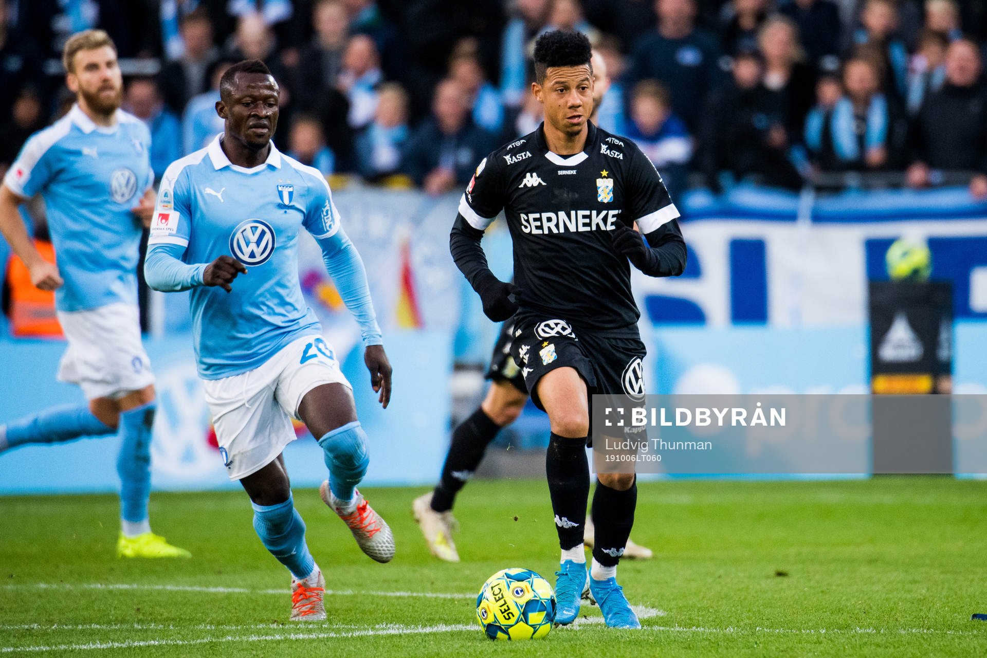 Malmö FFs Bonke Innocent och IFK Göteborgs Tobias Sana