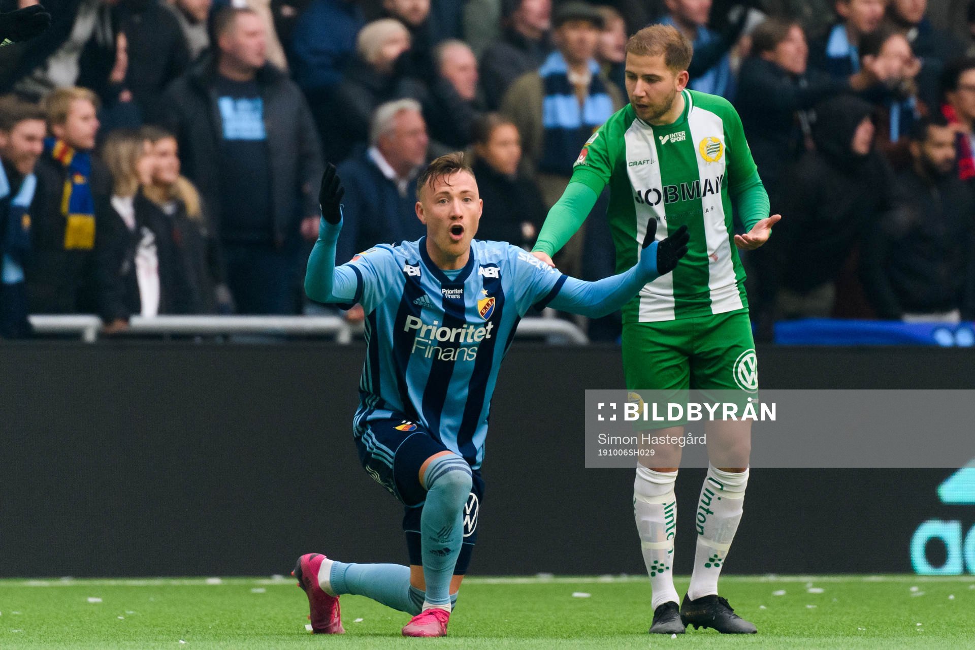 Djurgårdens Fredrik Ulvestad reagerar mot domaren
