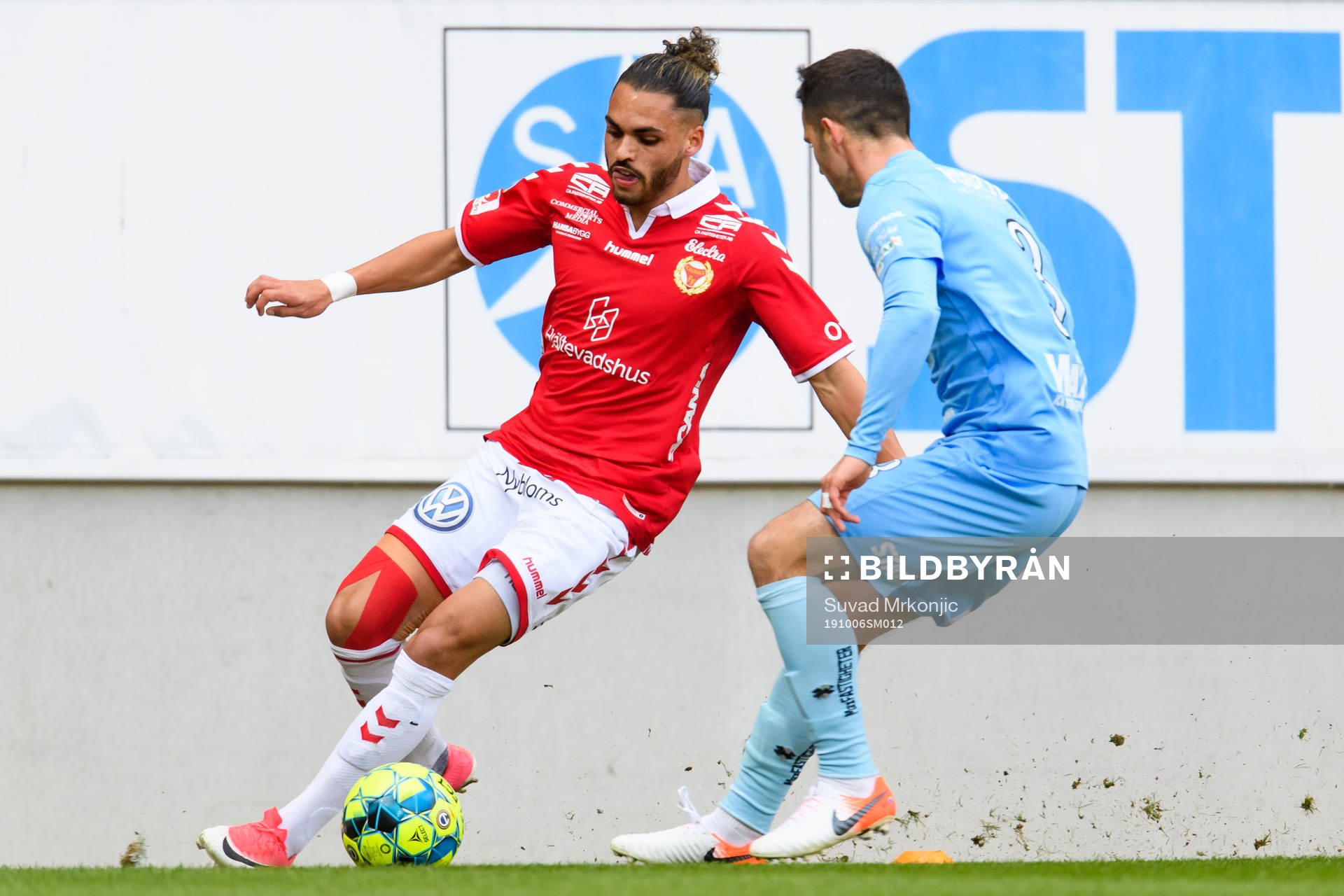 Kalmars Alexander Jakobsen och AFC Eskilstunas Kadir Hodzic