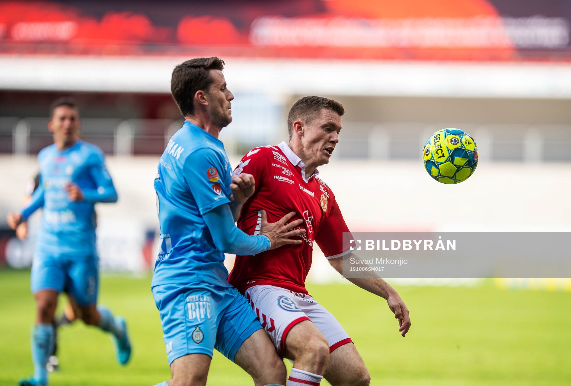 Kalmars Viktor Agardius och AFC Eskilstunas Jesper Björkman