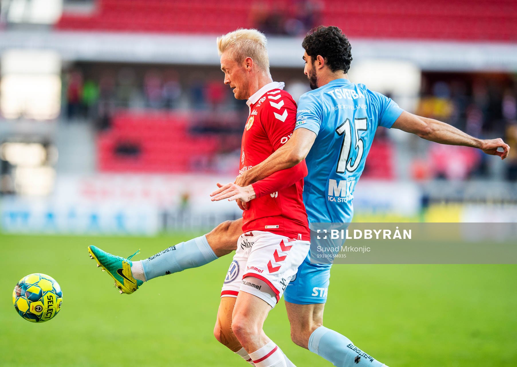 Kalmars Jesper Manns och AFC Eskilstunas Sandro Tsveiba