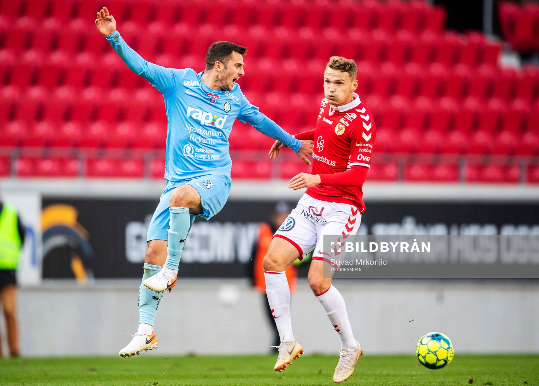 Kalmars Piotr Johansson och AFC Eskilstunas Kadir Hodzic