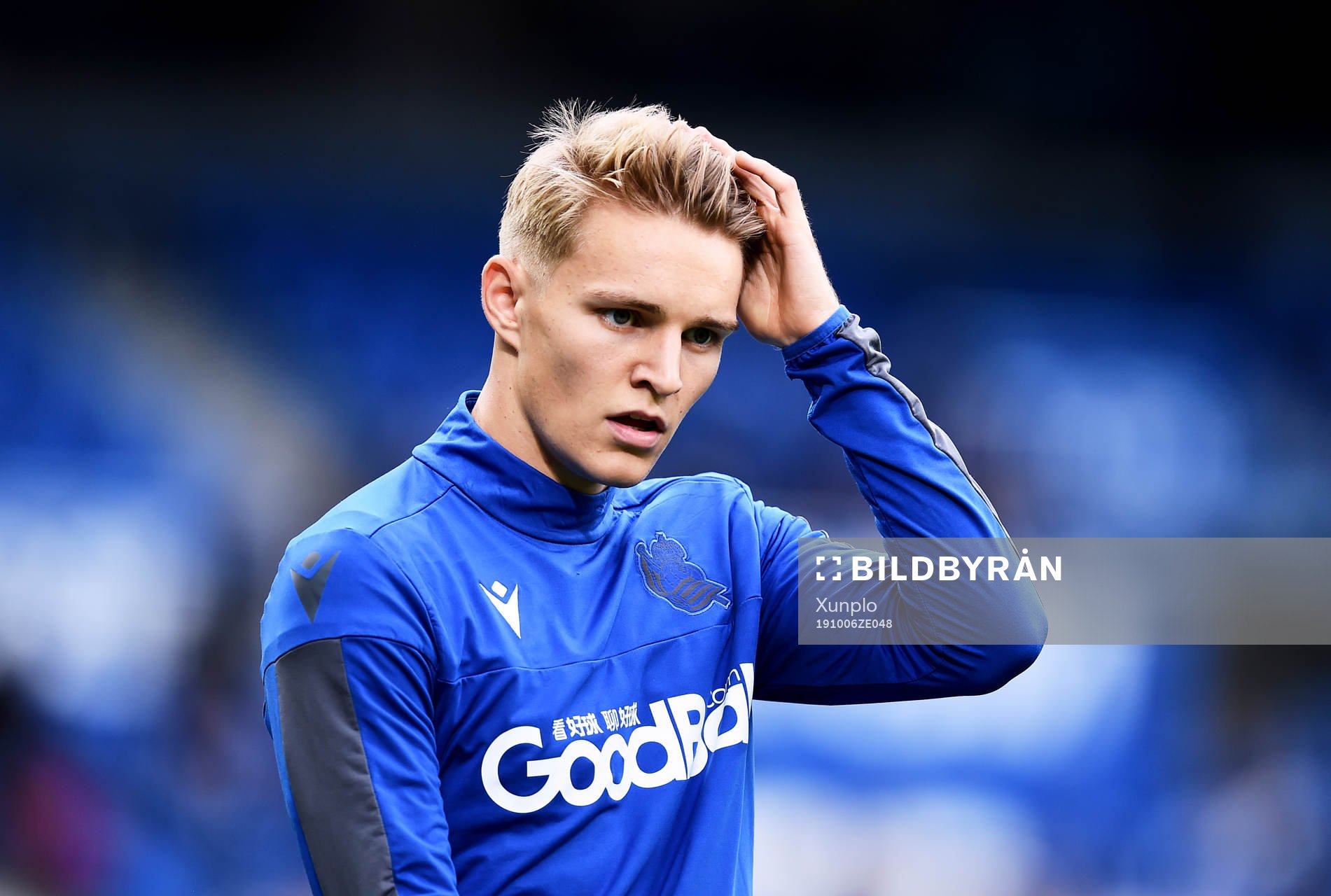 Martin Odegaard of Real Sociedad  warms up
