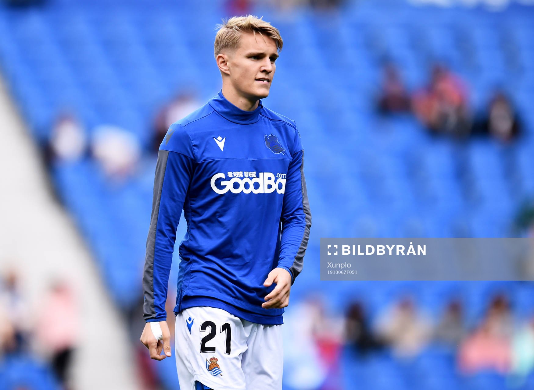 Martin Odegaard of Real Sociedad  warms up