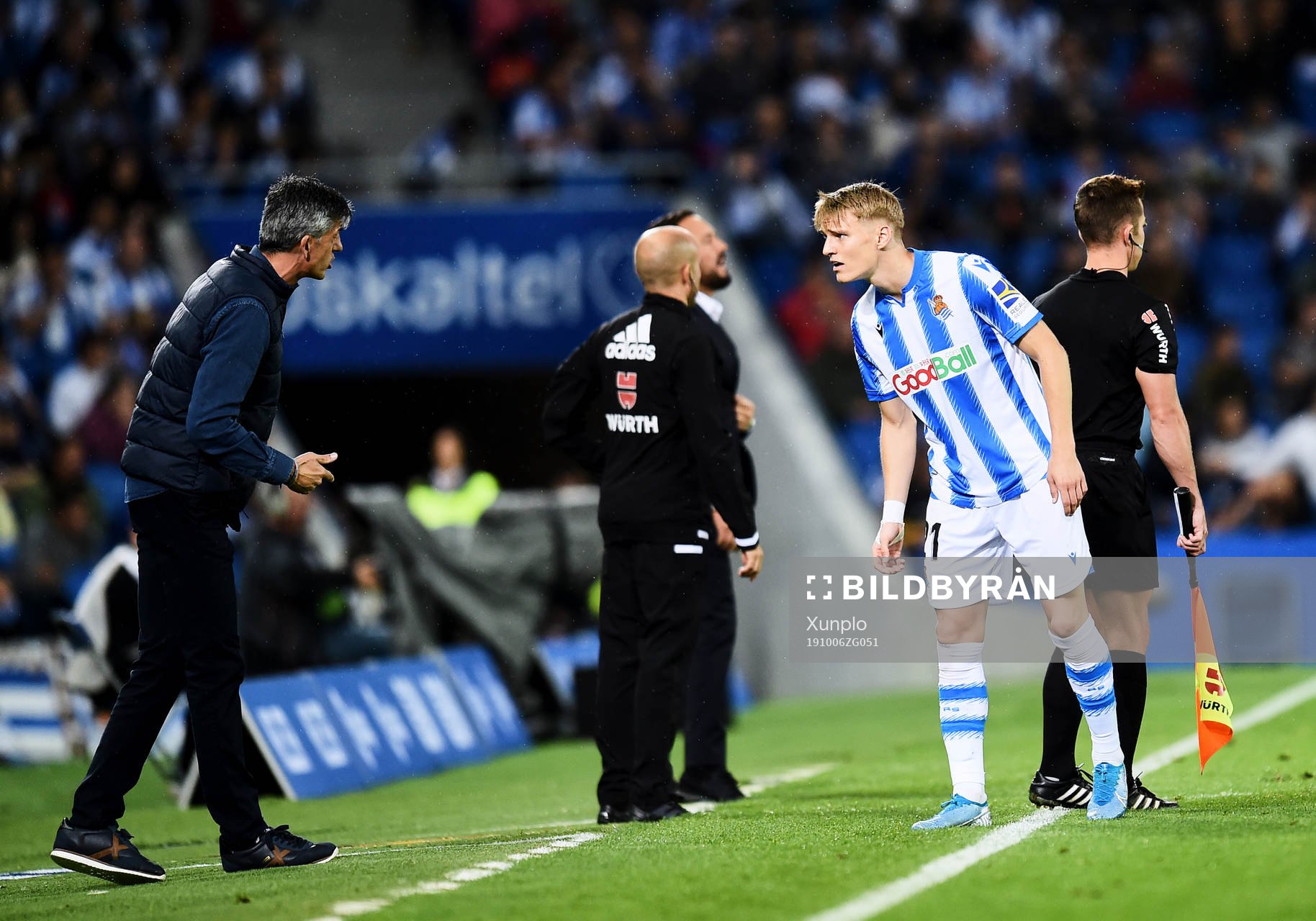 Head coach Imanol Alguacil of Real Sociedad  gives