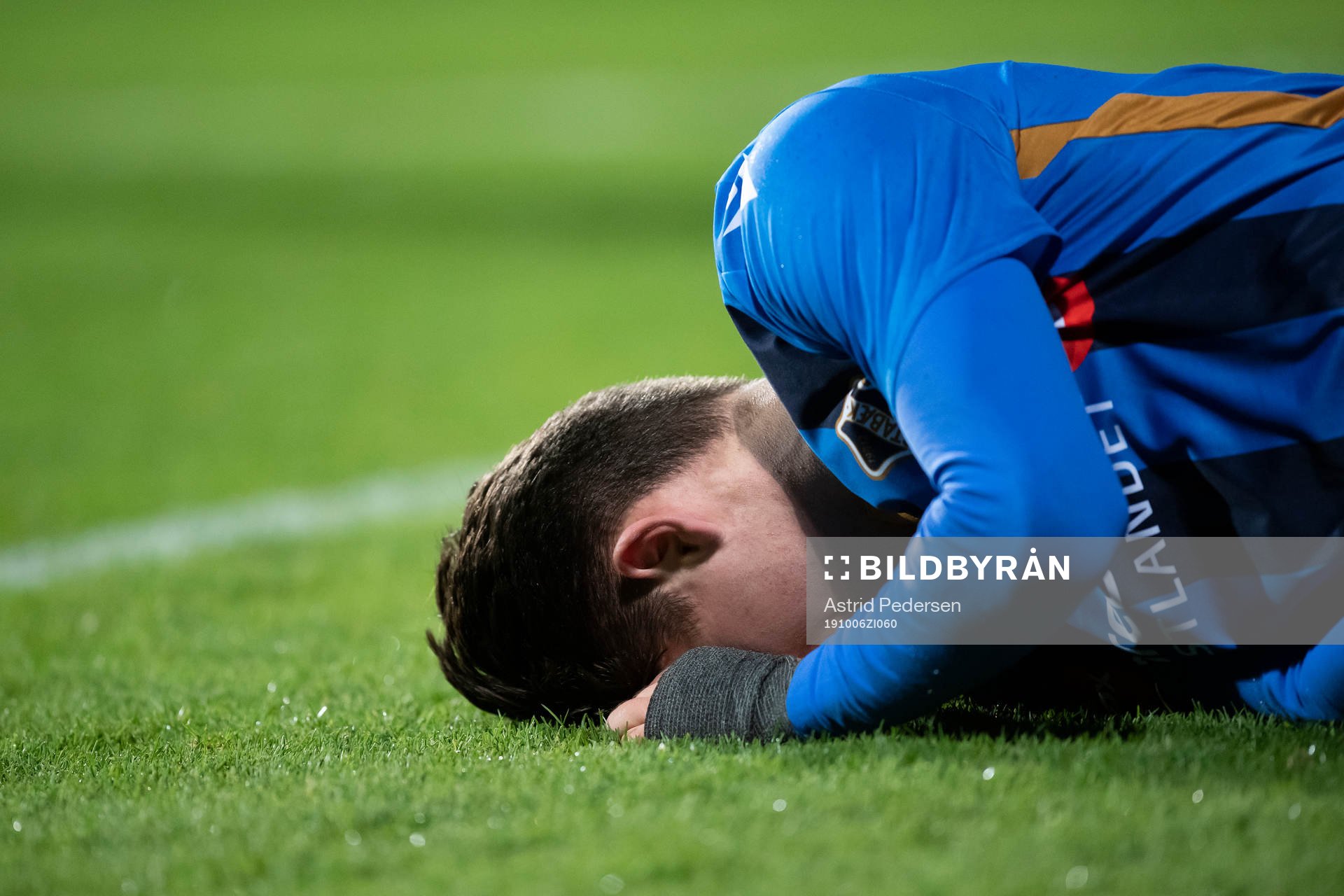 Hugo Vegard Vetlesen of Stabæk in pain