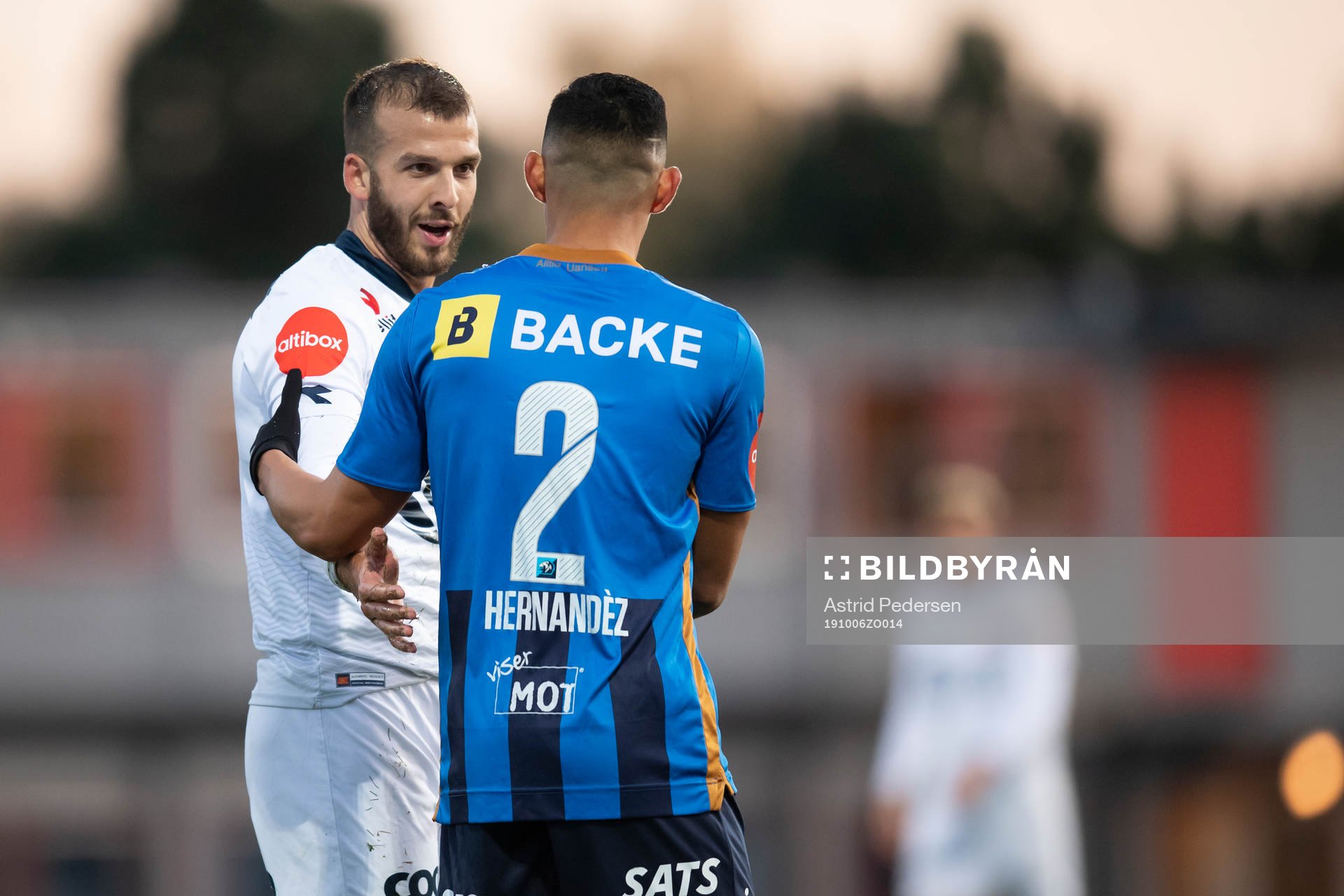 Zlatko Tripic of Viking and Ronald Hernández of Stabæk during the Eliteserien match between Stabæk and Viking on October 6, 2019 in Bekkestua.