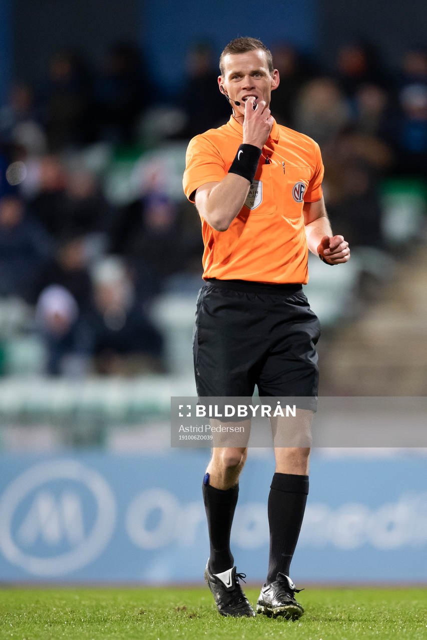 Sigurd Smehus Kringstad, referee