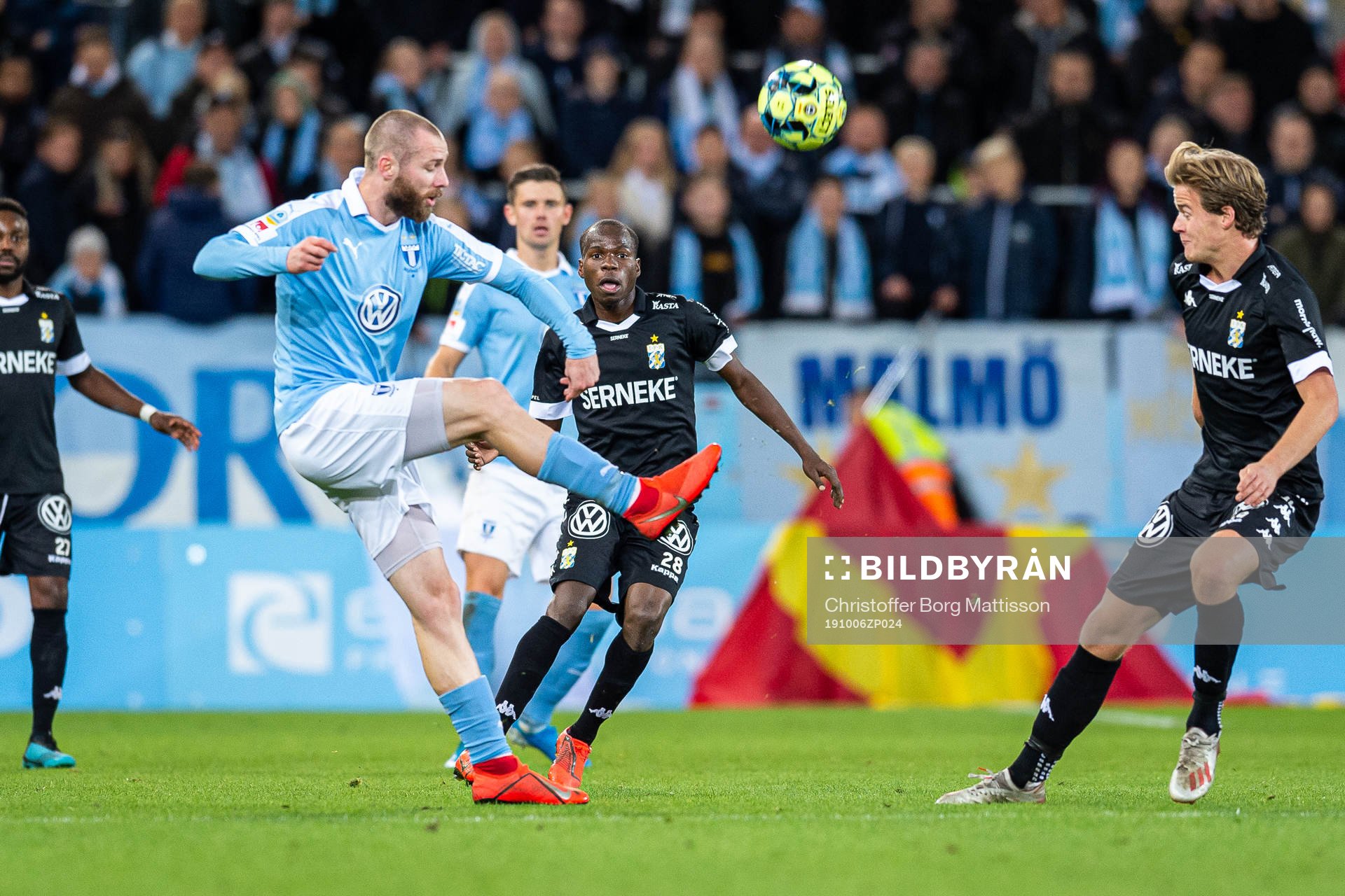 Malmö FFs Jo Inge Berget och IFK Göteborgs Alhassan Yusuf