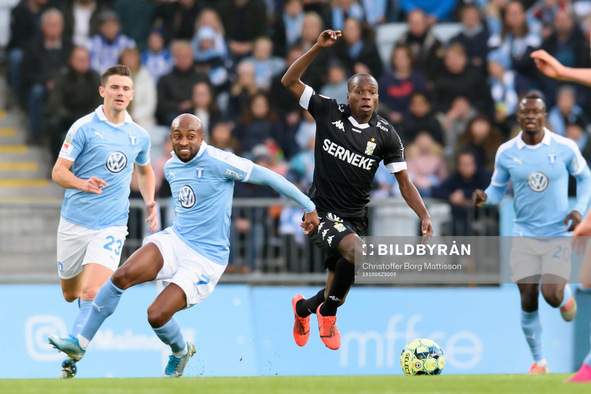 Malmö FFs Fouad Bachirou och IFK Göteborgs Alhassan Yusuf