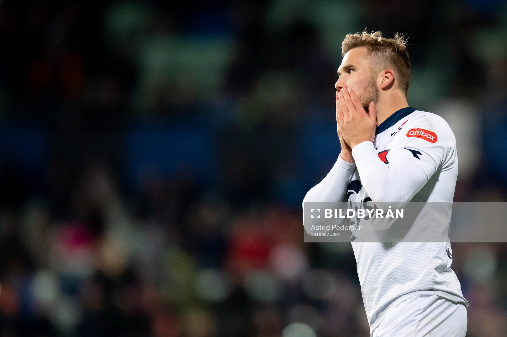 Benjamin Källman of Viking looks dejected