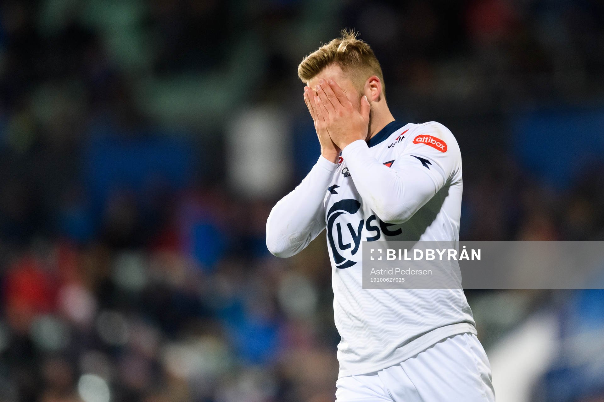 Benjamin Källman of Viking looks dejected