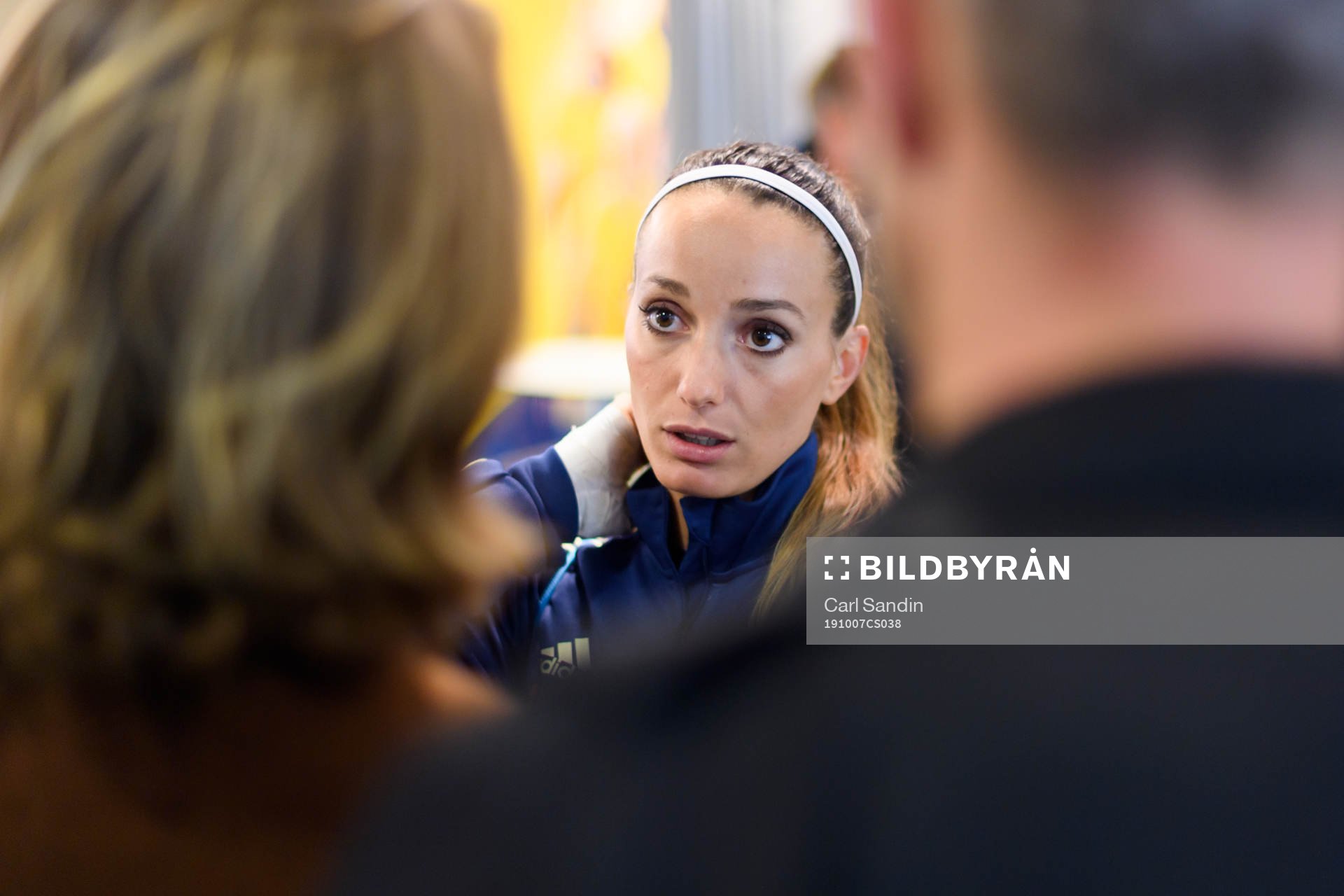 Sveriges Kosovare Asllani blir intervjuad