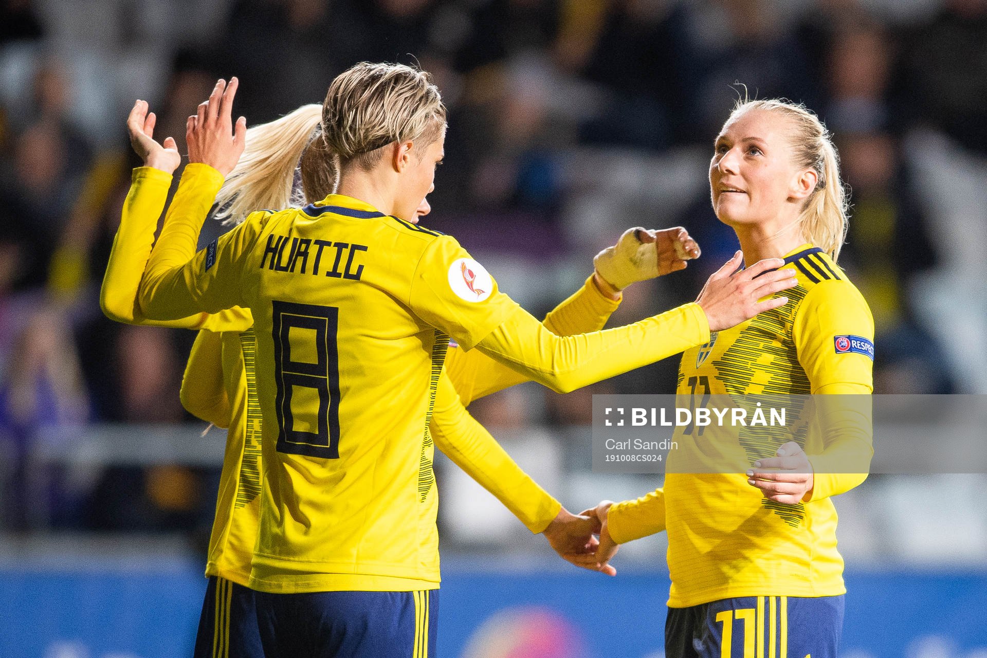 Lina Hurtig and Stina Blackstenius celebrate