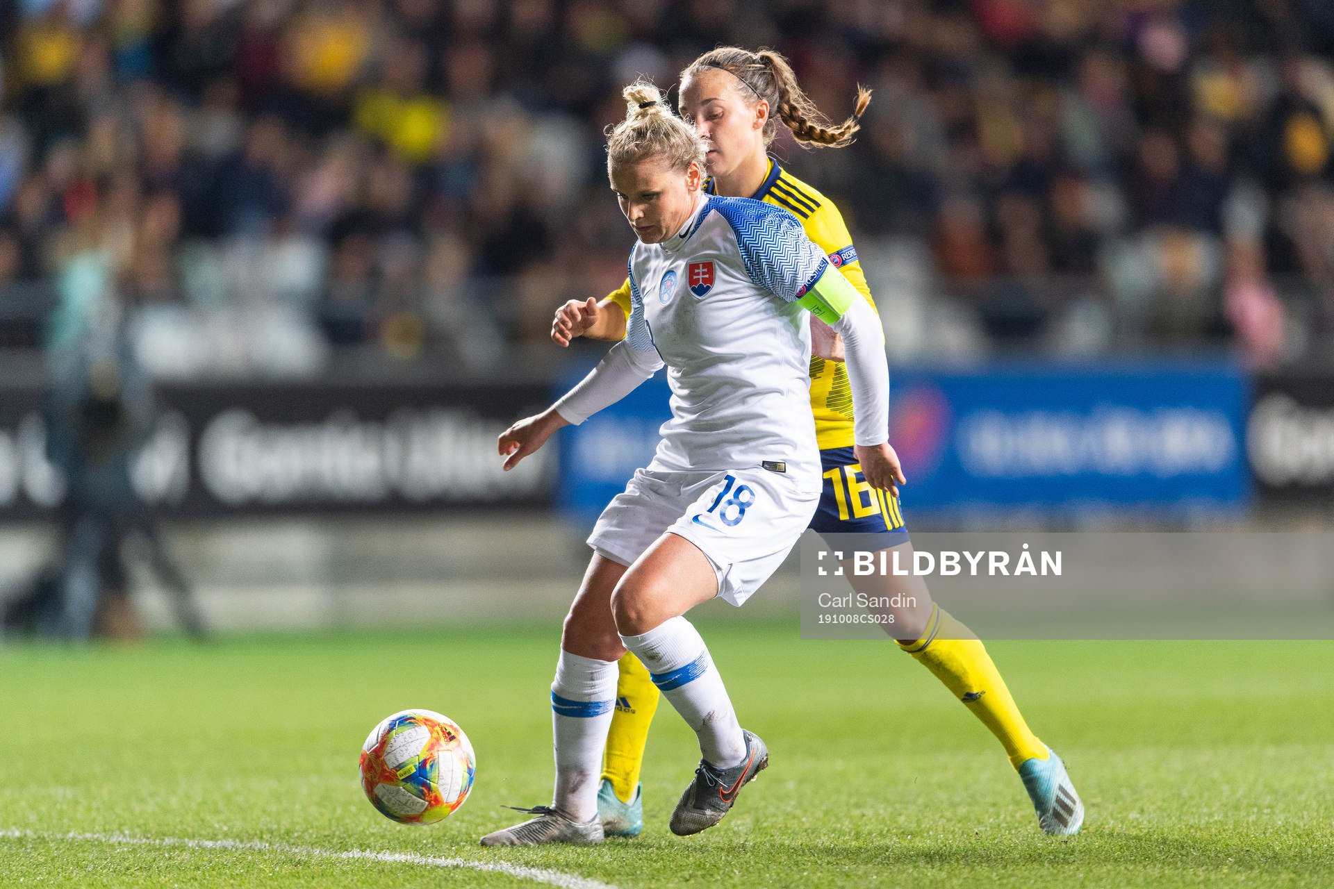 Dominika Skorvankova of Slovakia and Julia Zigiotti Olme of