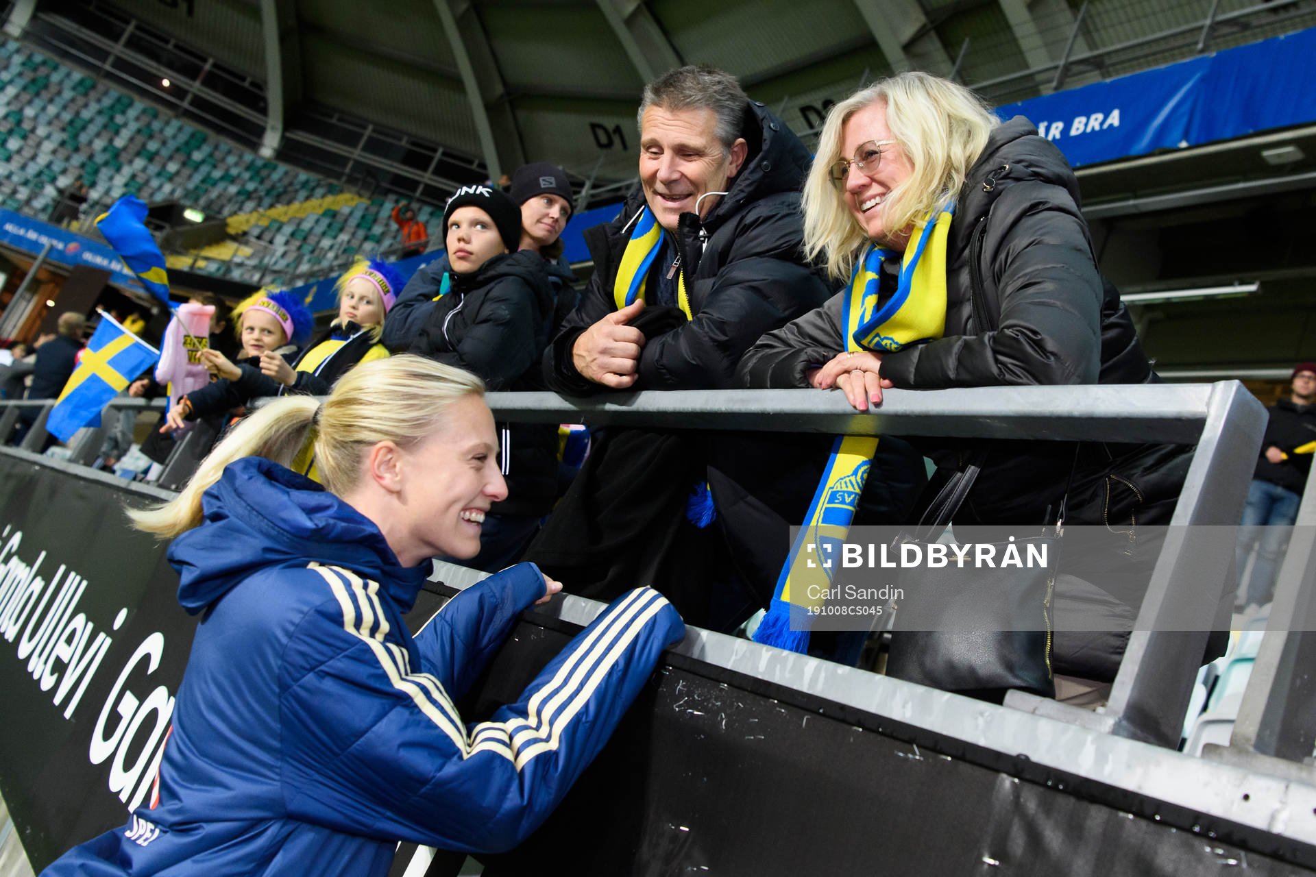 Rebecka Blomqvist of Sweden with her father and mother