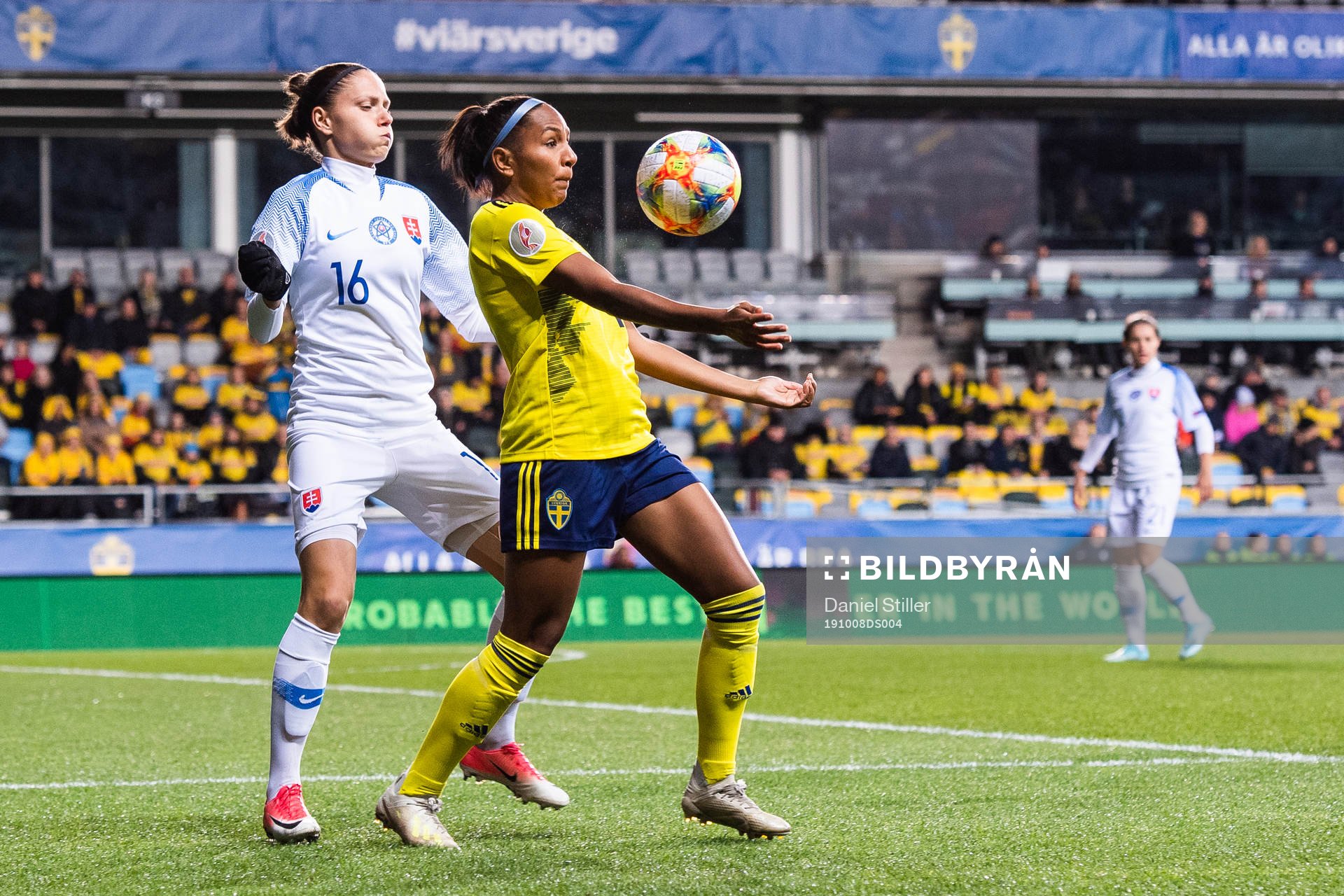  Diana Bartovicova of Slovakia and Madelen Janogy of