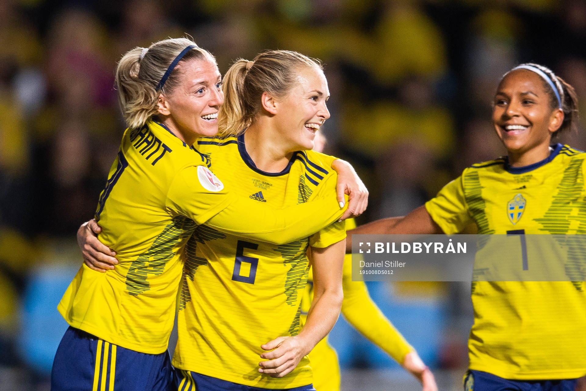 Linda Sembrant and with Magdalena Eriksson of Sweden