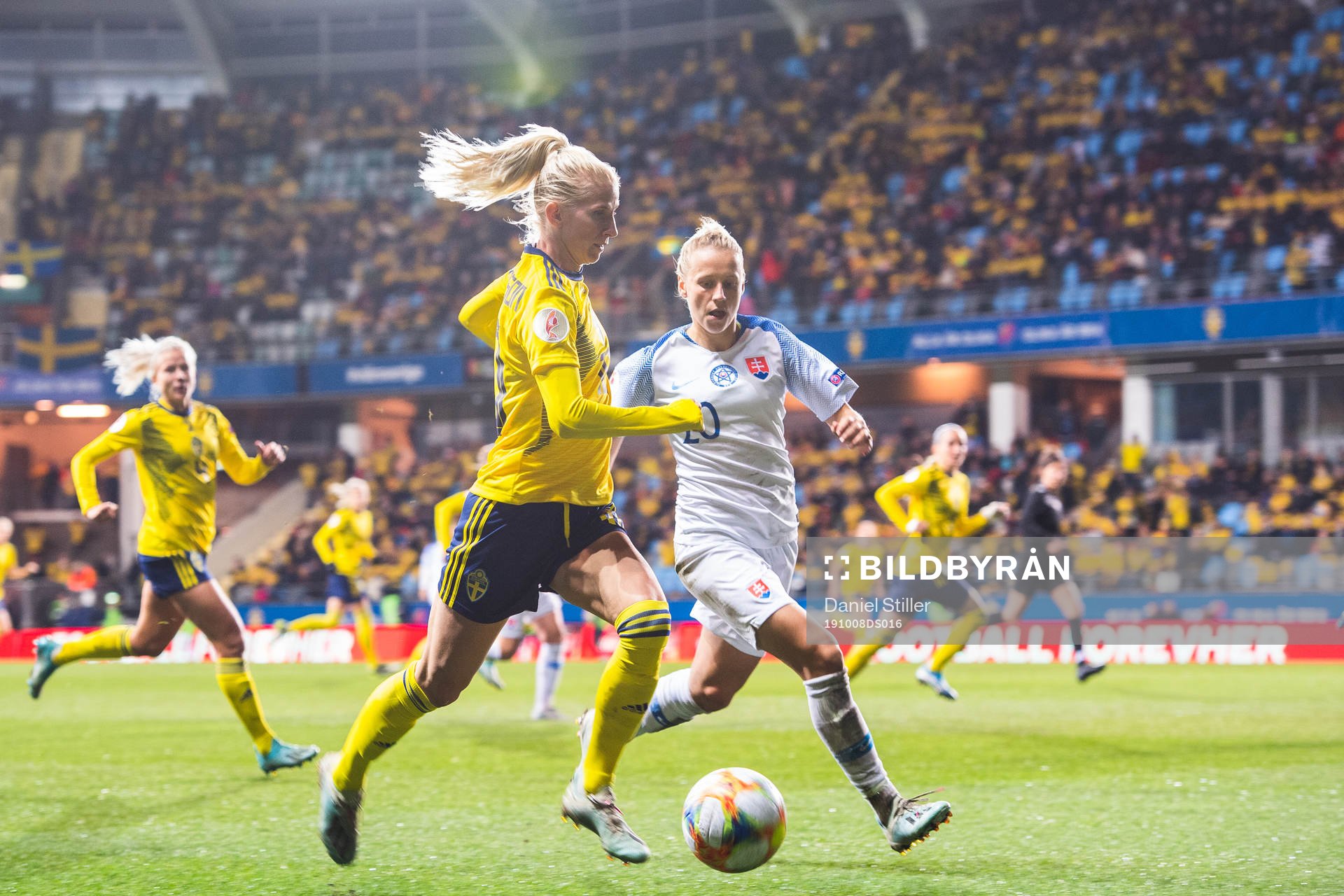 Stina Blackstenius of Sweden and Andrea Horvathova of