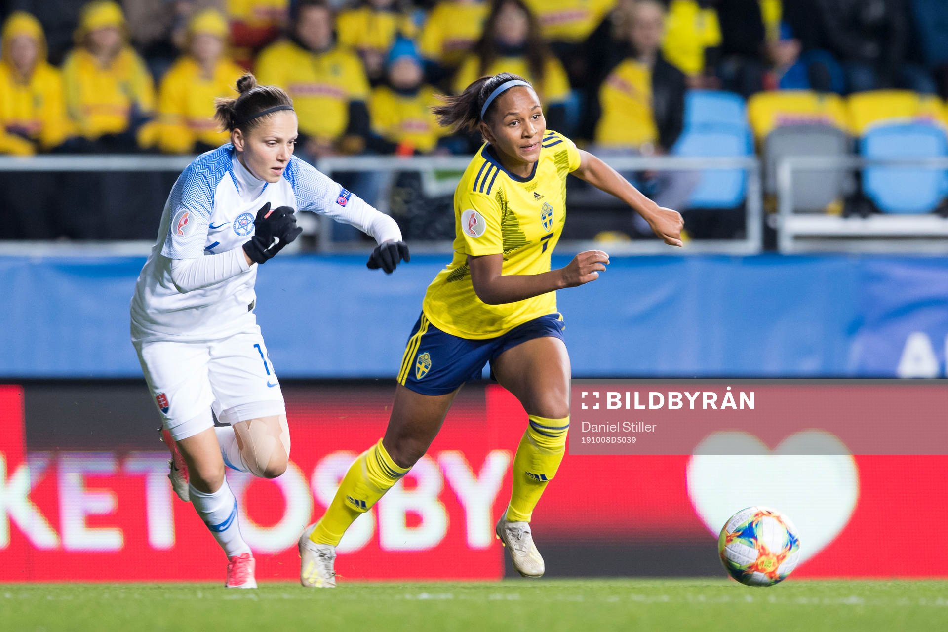Diana Bartovicova of Slovakia and Madelen Janogy  of Sweden
