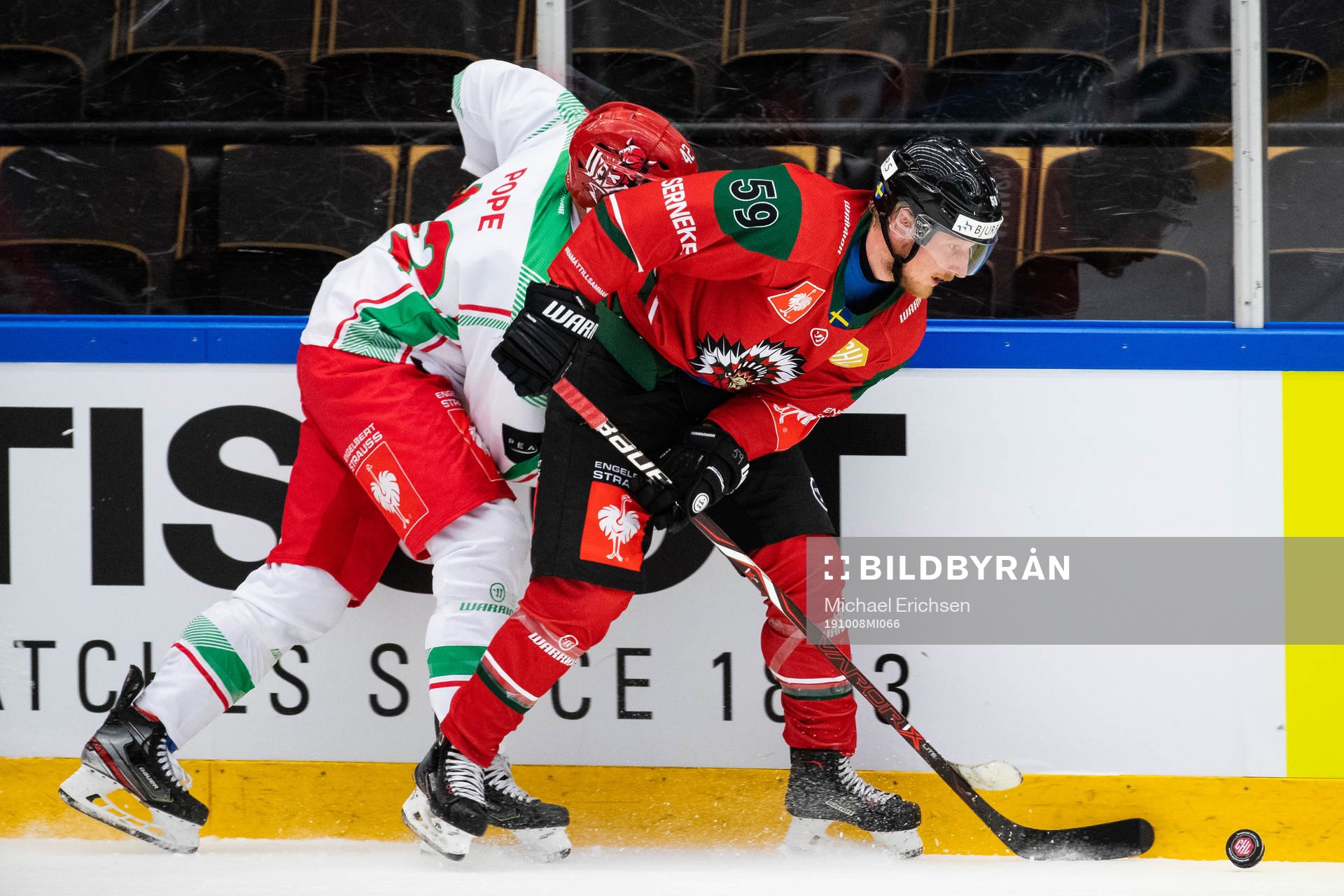 Matthew Pope of Cardiff and Simon Hjalmarsson of Frölunda
