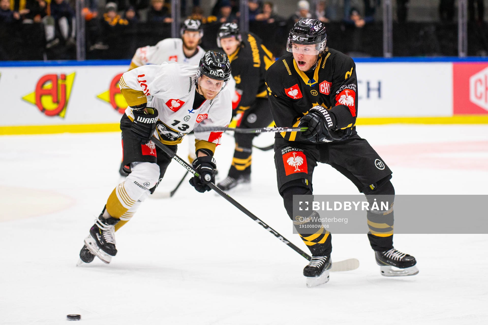 Rickard Hugg of Skellefteå and Michal Kristof of Kärpät