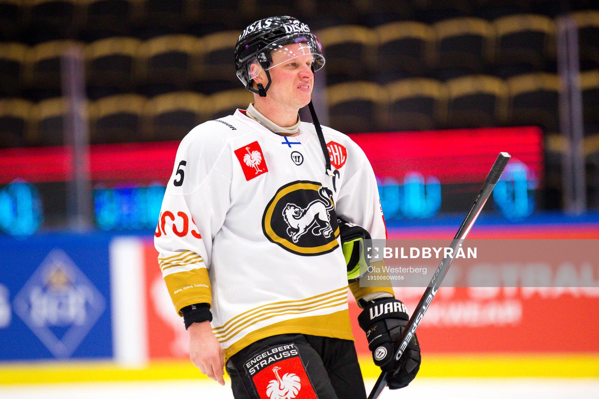 Lasse Kukkonen of Kärpät looks dejected