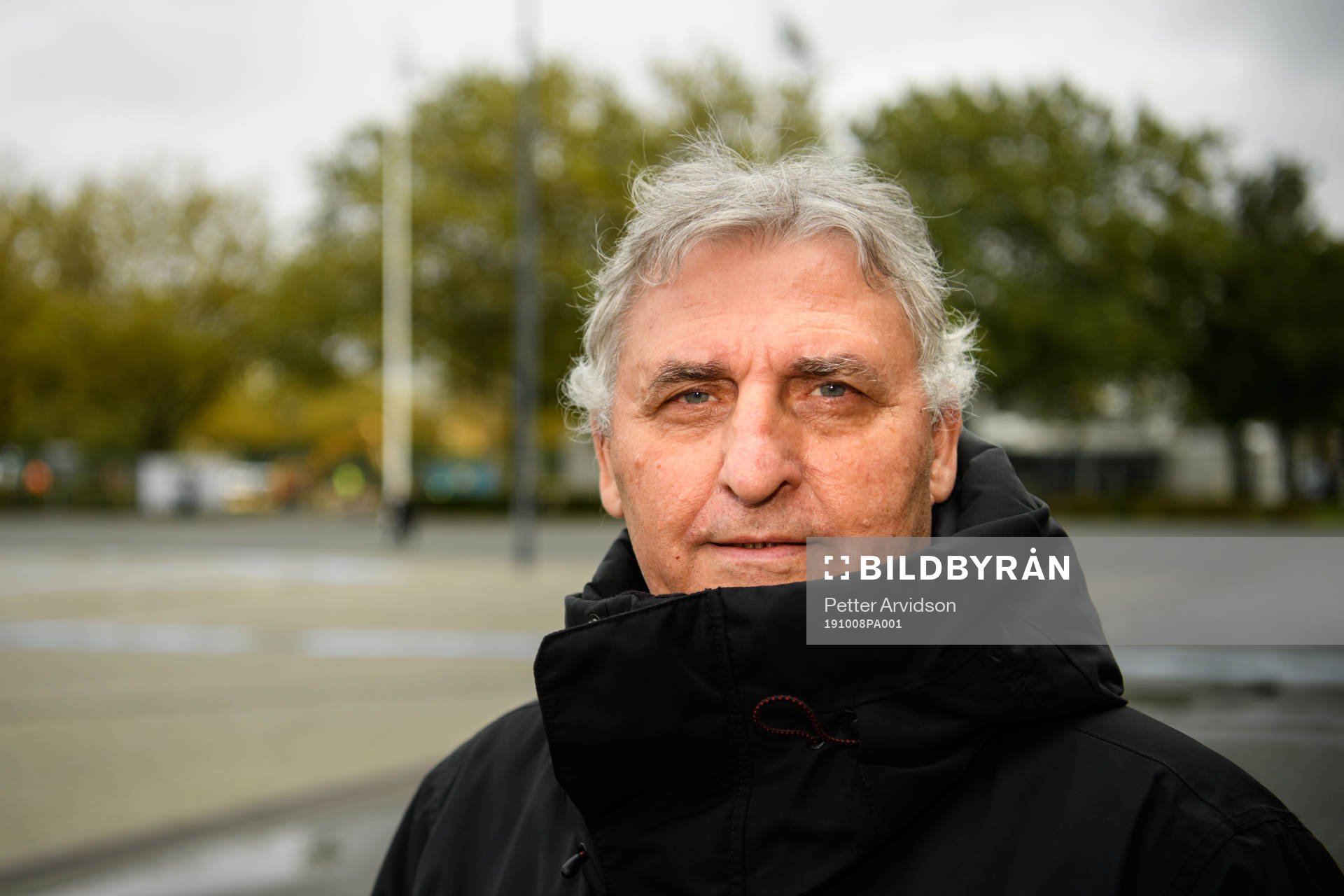 Zlatan Ibrahimovic’s father Sefik Ibrahimović pose for a